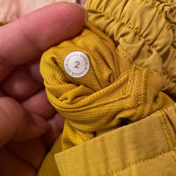 Lululemon Hotty Hot Short II *2.5"
Fools Gold - Picture 8 of 8